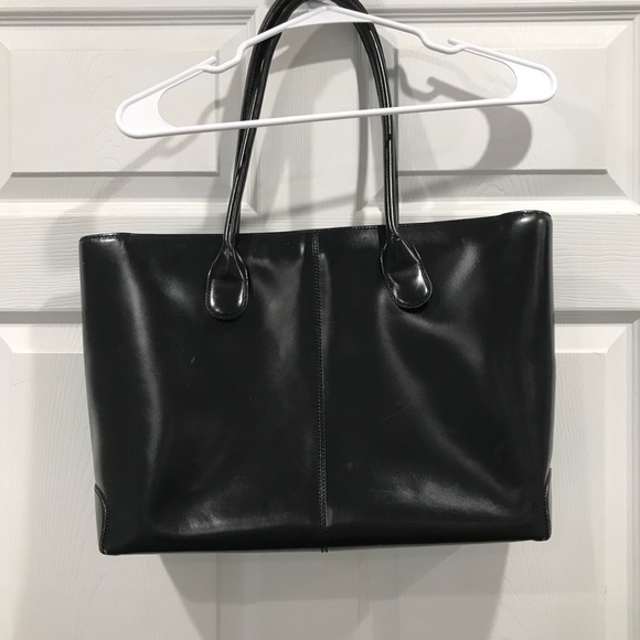 Tod’s Iconic Lady Di Black Tote - Picture 3 of 16